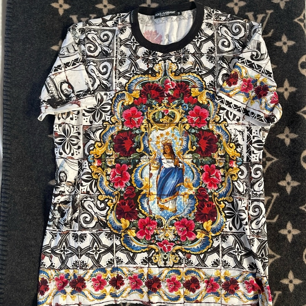 Dolce and Gabbana men’s tshirt in pristine condition